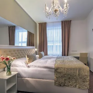 Hotel Taurus, Praag